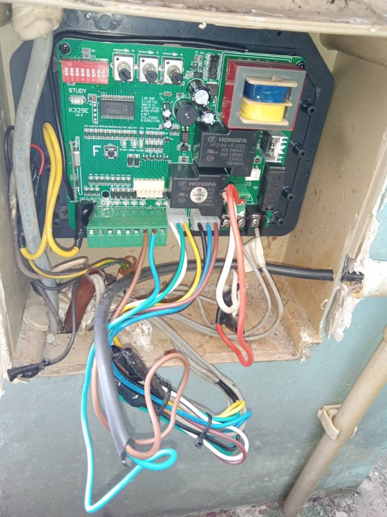 แผงวงจรมอเตอร์ประตูรีโมท