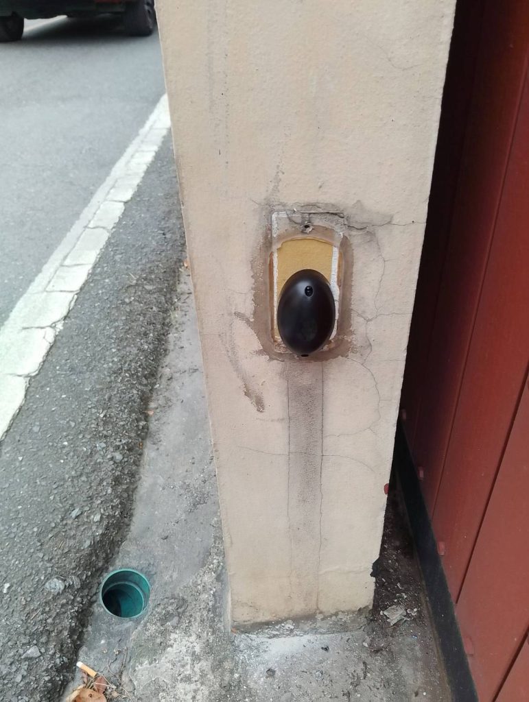 เซ็นเซอร์กันหนีบ