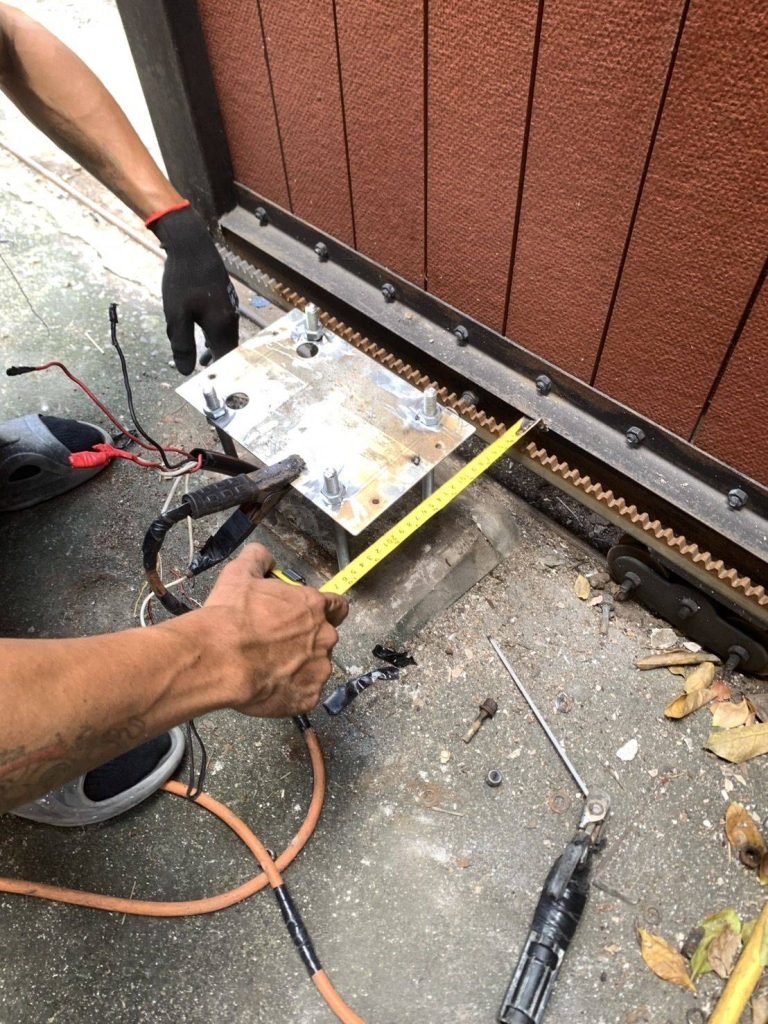 เชื่อมฐานมอเตอร์ประตูรีโมท