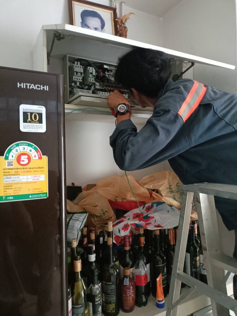 ตรวจเช็กตู้โหลด