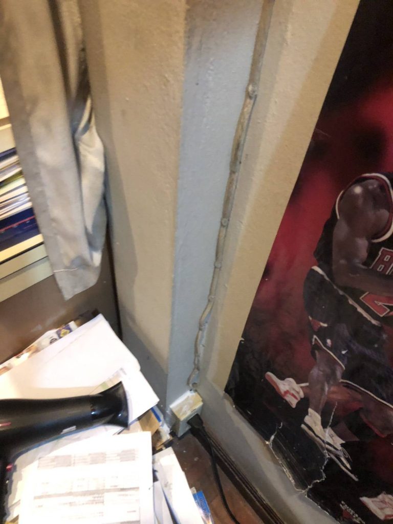 แนวสายและปลั๊กไฟ