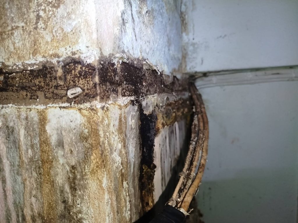 สายไฟเก่าชำรุดเสี่ยงช็อต