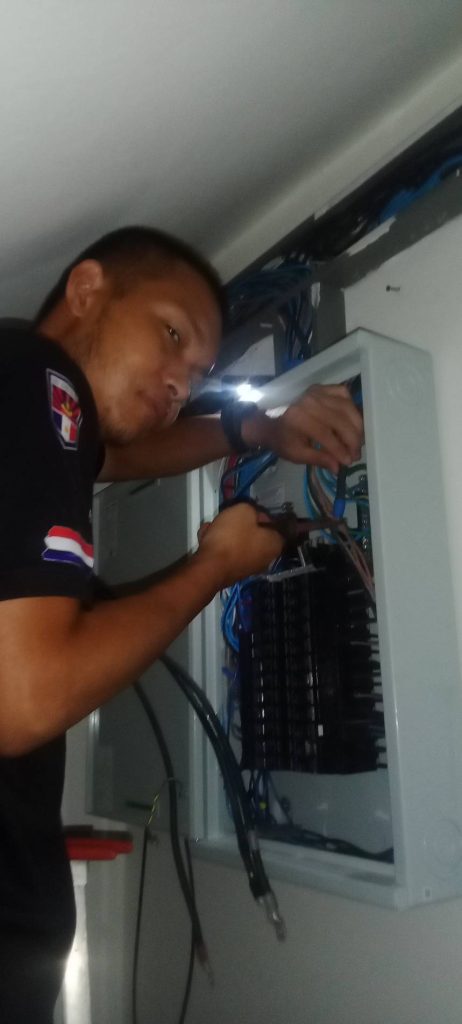 ซ่อมไฟหน้าตู้