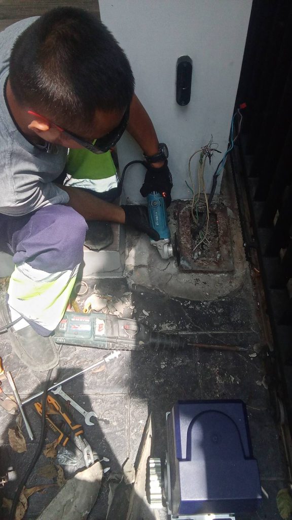 เตรียมจุดติดตั้งมอเตอร์ประตูรีโมท