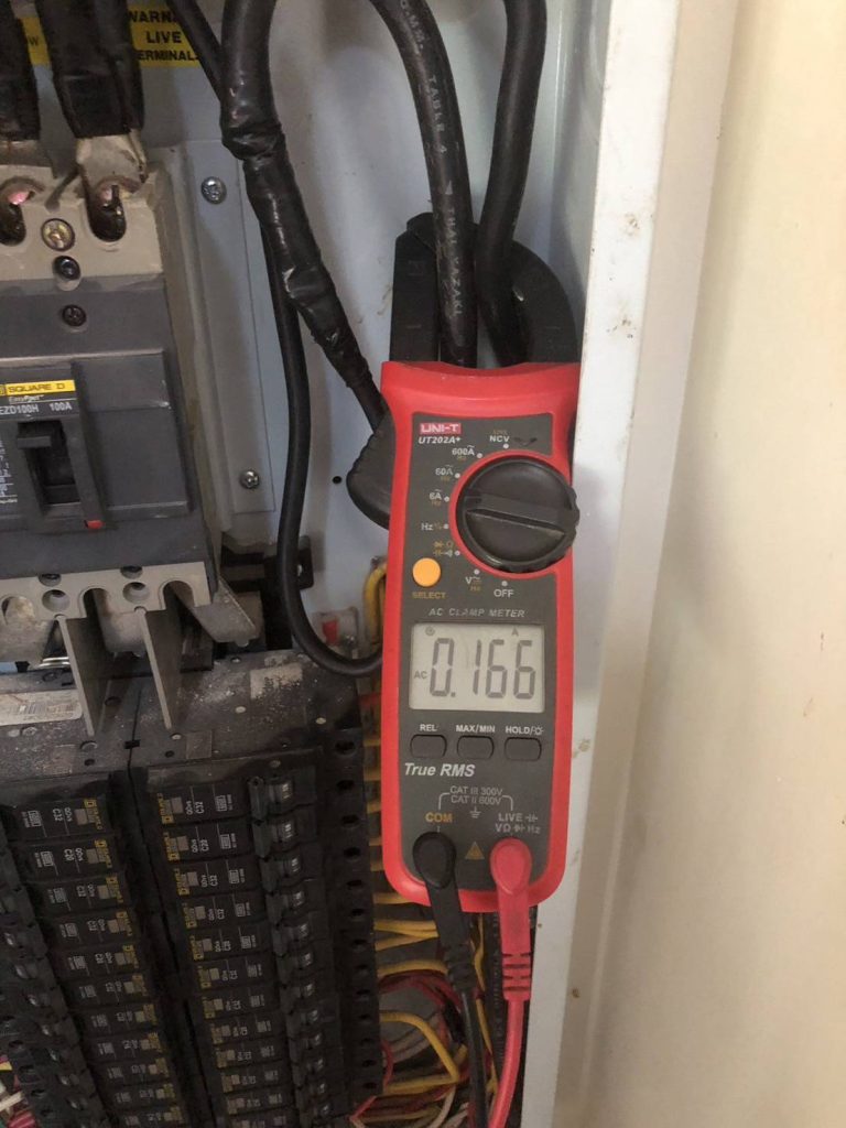 ช่างไฟฟ้า วัดไฟตู้โหลดเซ็นเตอร์