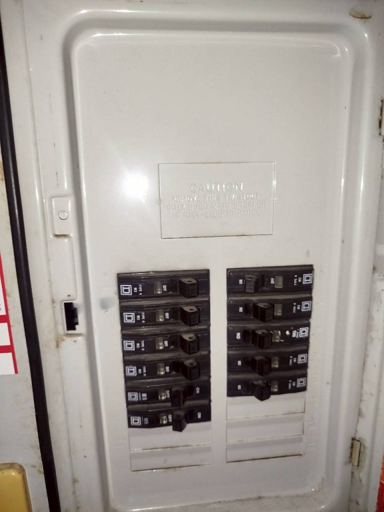 เบรกเกอร์