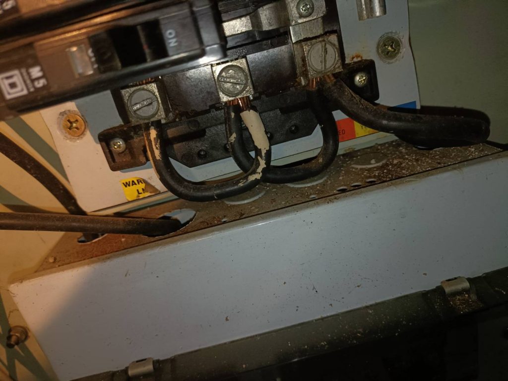 จุดต่อสายไฟเบรกเกอร์