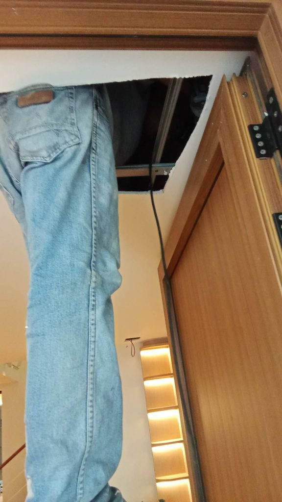 เปิดฝ้าเดินสายไฟ