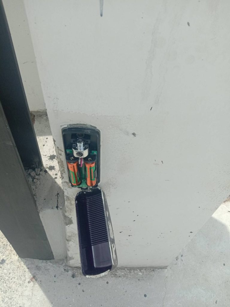 เซ็นเซอร์ประตูรีโมท