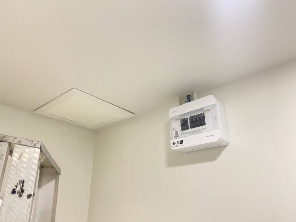 ตู้คอนซูมเมอร์และช่องเซอร์วิส