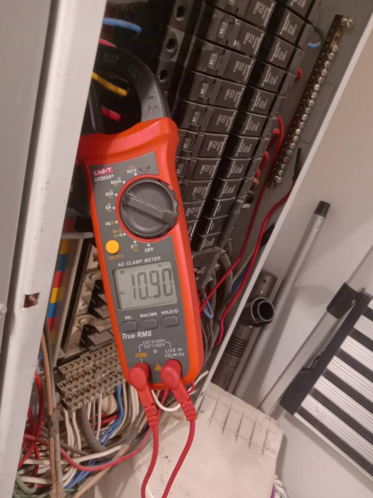 วัดไฟตู้โหลดเซ็นเตอร์