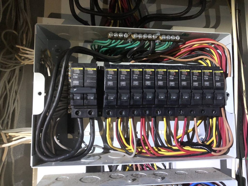 เบรกเกอร์ลูกย่อยในตู้คอนซูมเมอร์