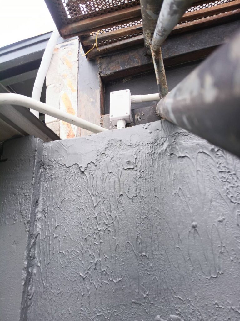 แนวท่อและกล่องพักสายไฟ