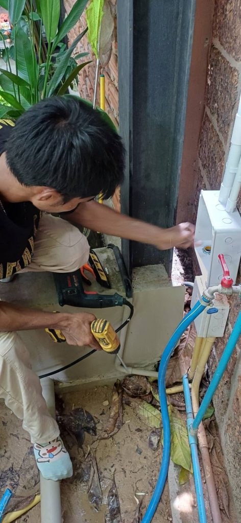 ติดตั้งกล่องพักสาย