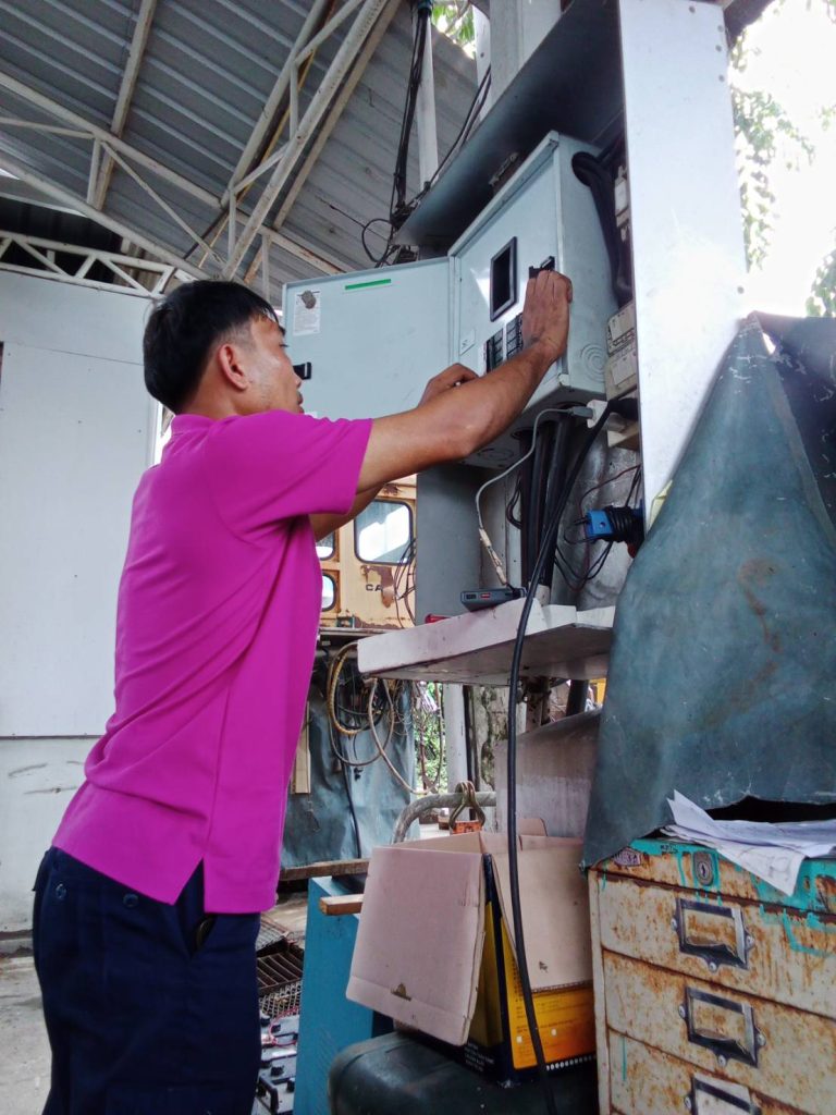 ตรวจเช็กตู้โหลด