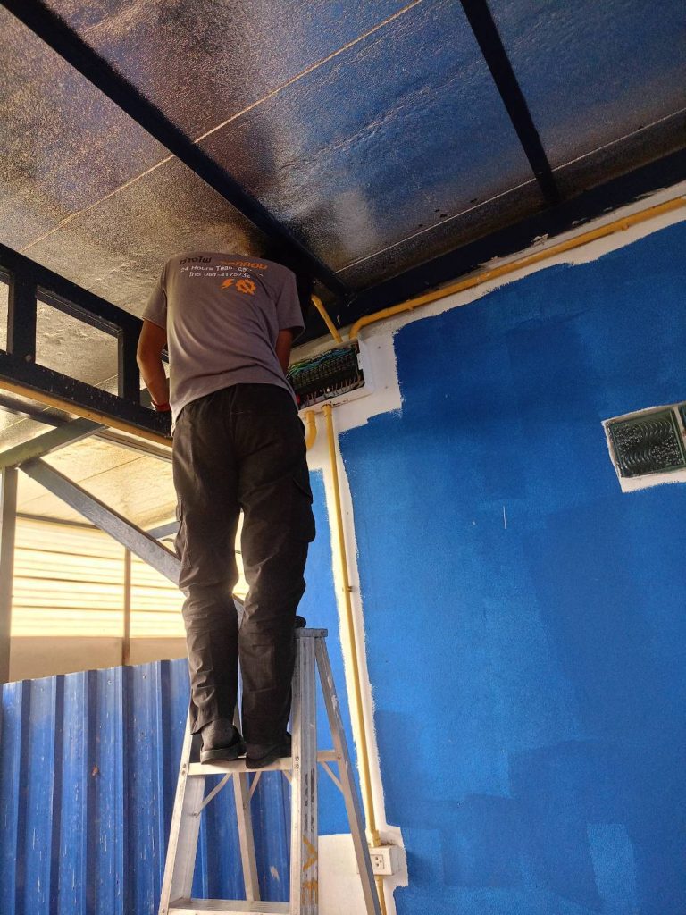 ซ่อมไฟหน้าตู้