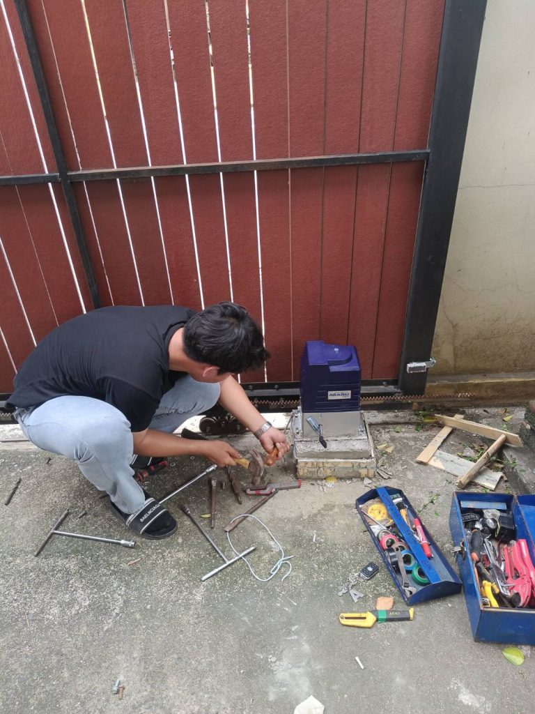 ซ่อมมอเตอร์ประตูรีโมท