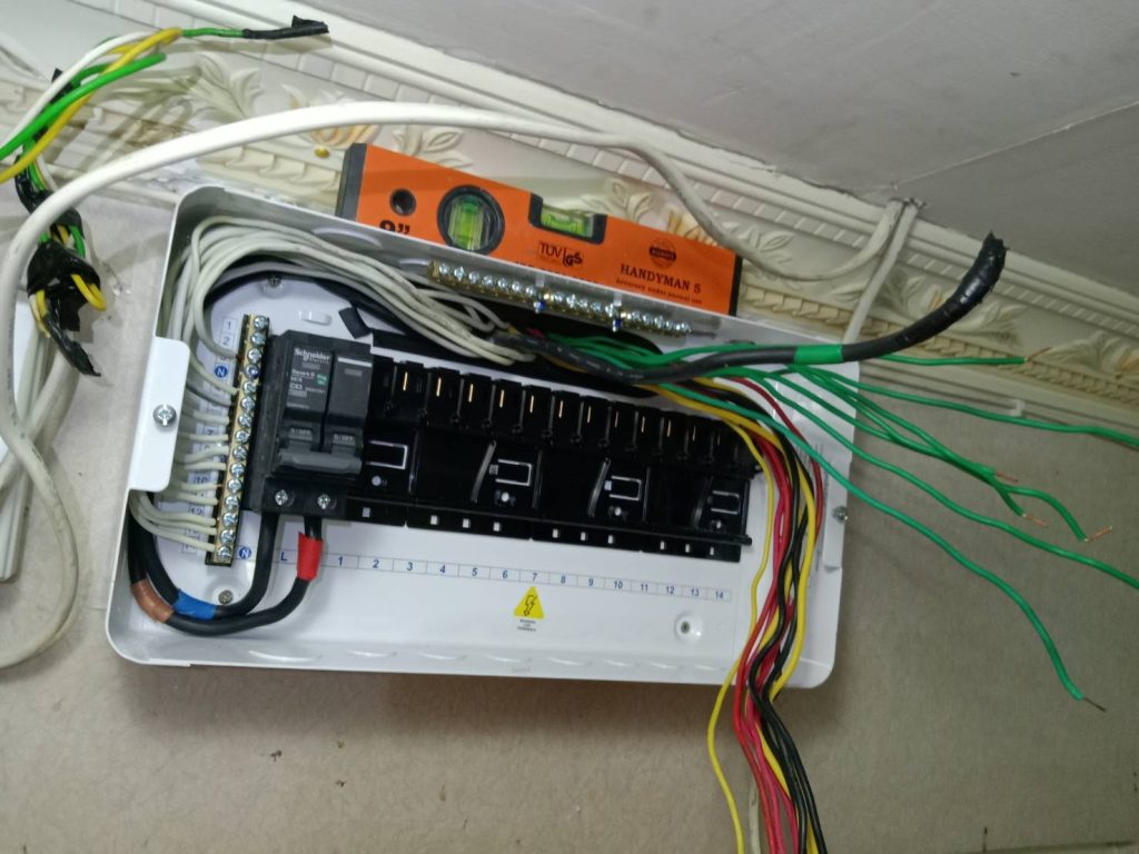 จัดเรียงสายไฟใหม่