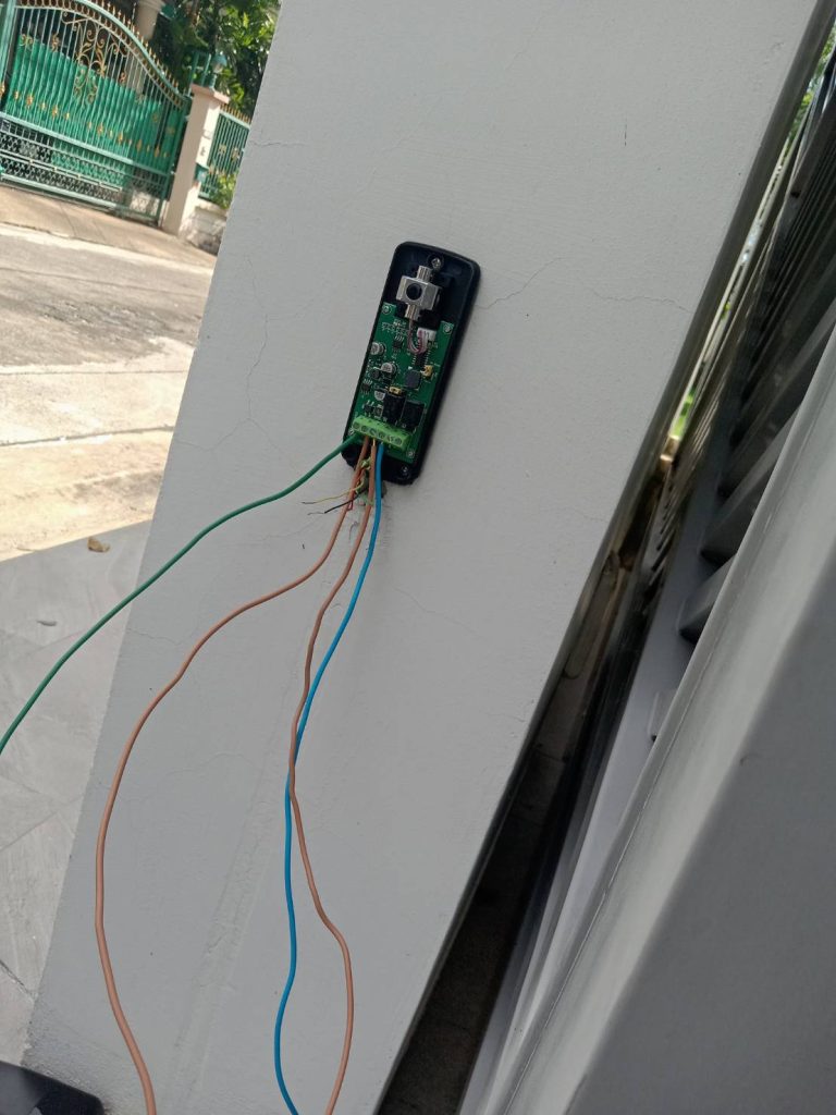 เซ็นเซอร์ประตูรีโมท