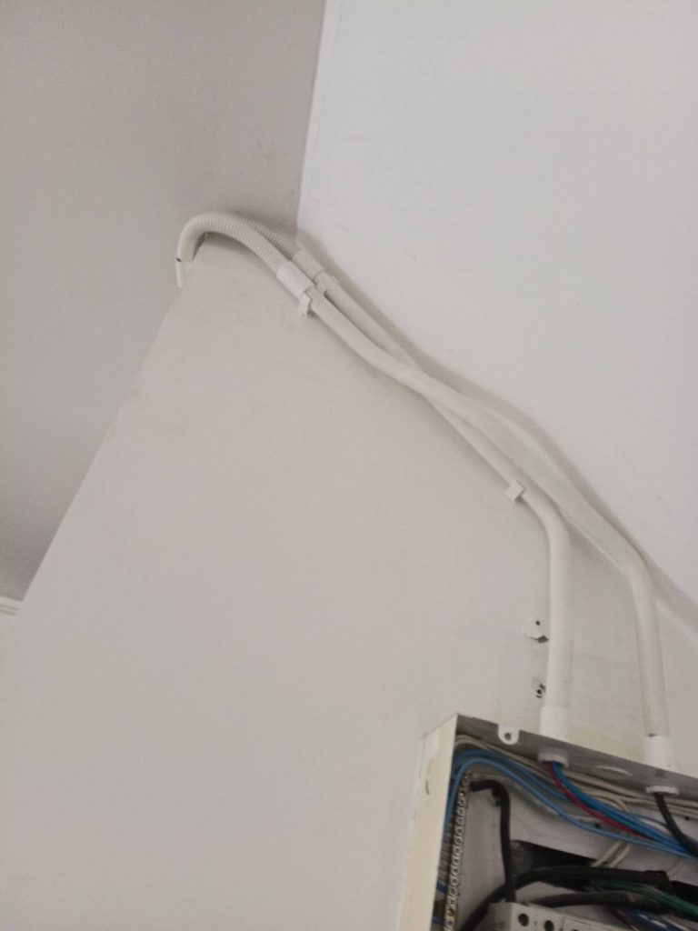 แนวท่อสายไฟ