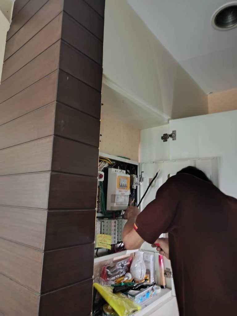 ตรวจเช็กตู้โหลด