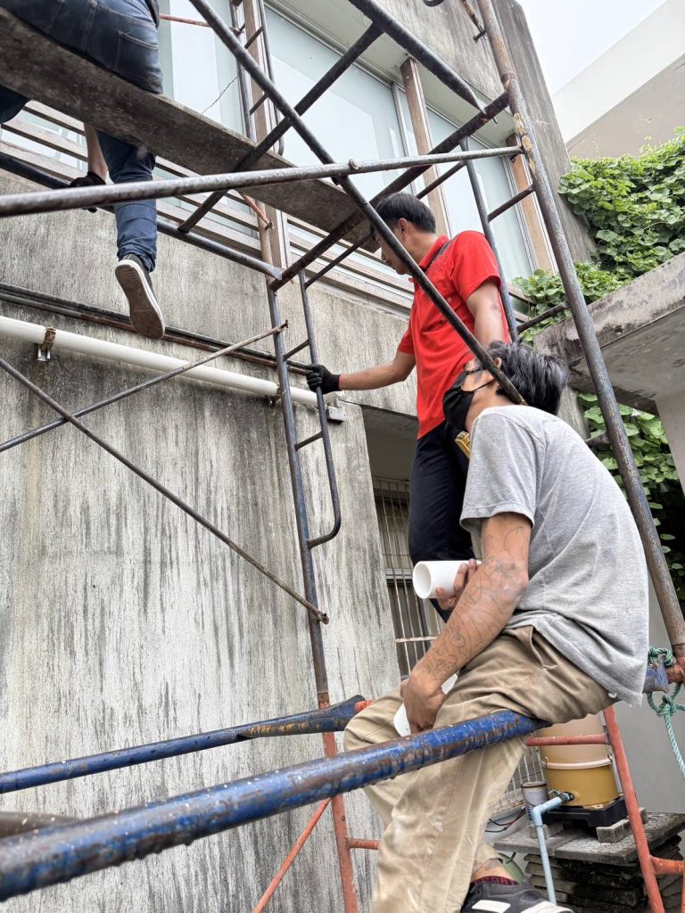 ตั้งนั่งร้านเดินระบบไฟ