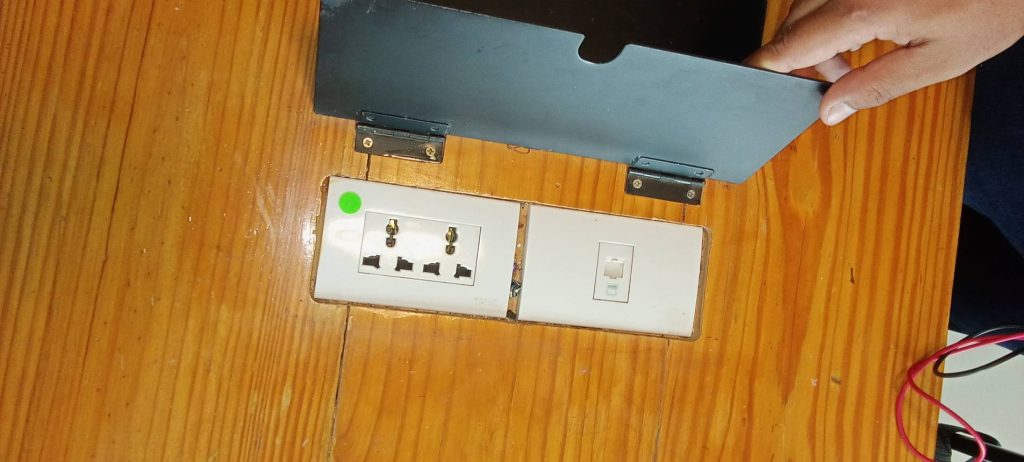 ตรวจเช็คปลั๊กไฟ