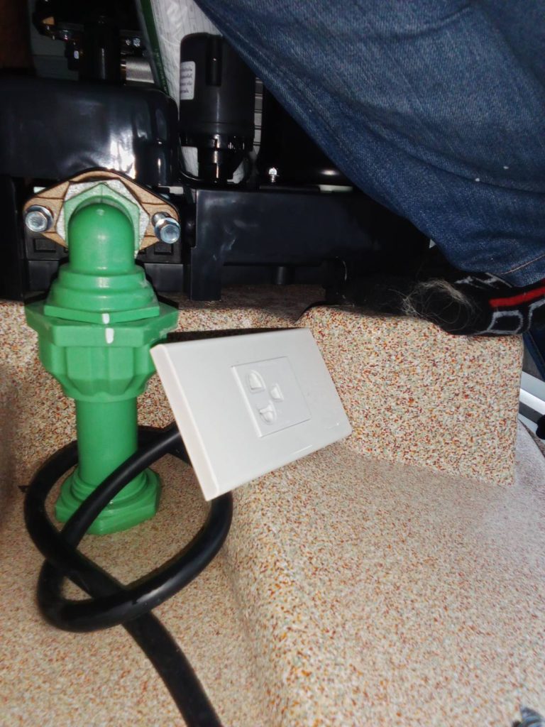 เตรียมติดตั้งปล๊ก