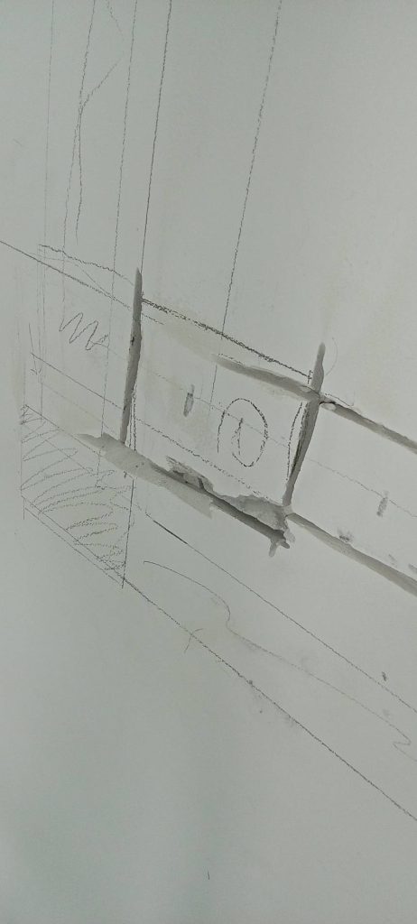 เตรียมกรีดปูนฝังสายไฟ