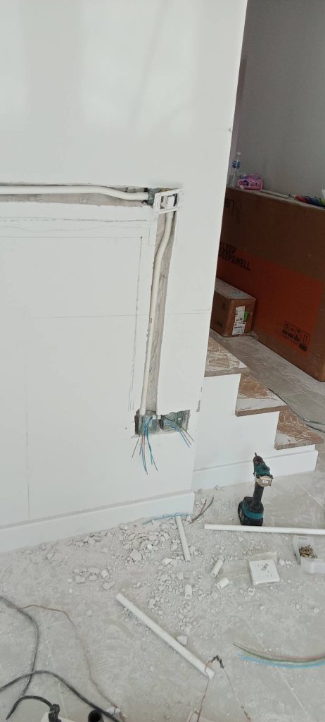 งานฝังท่อสายไฟ