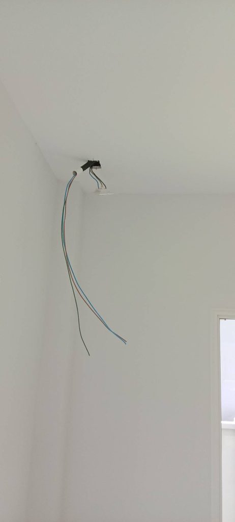 เดินสายรอติดตั้ง