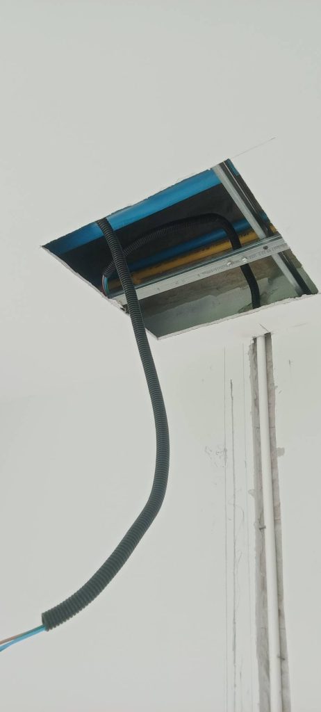 เปิดฝ้าเดินสาย