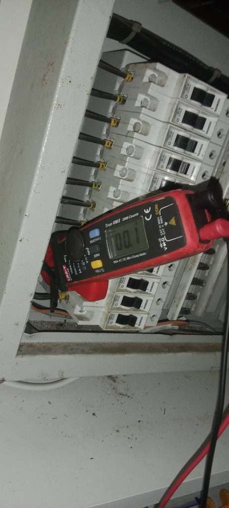 ตรวจเช็กตู้เมน