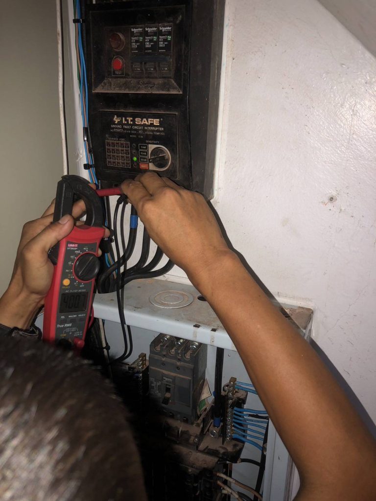 ตรวจเช็กระบบไฟ