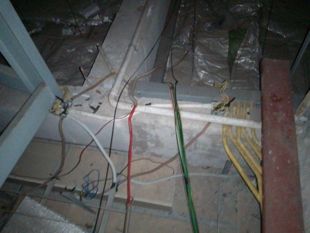 เดินสายไฟ