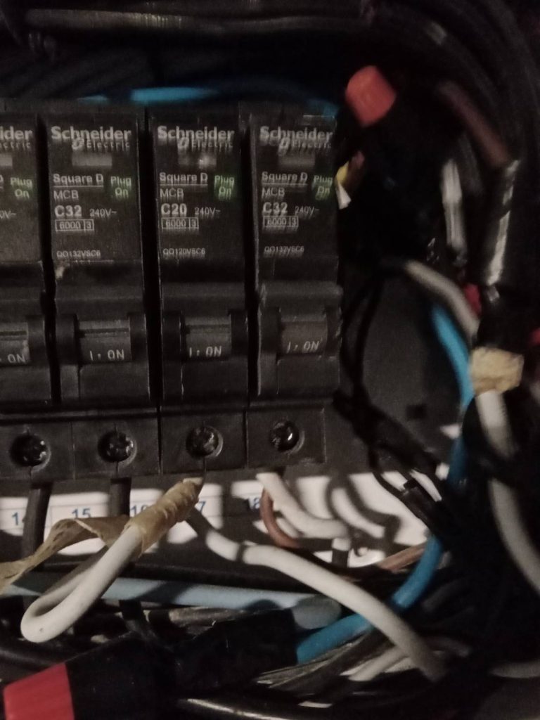 เซอร์กิตเบรกเกอร์