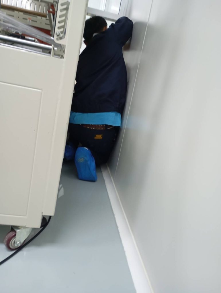 ช่างไฟฟ้าเข้าตรวจเช็ก