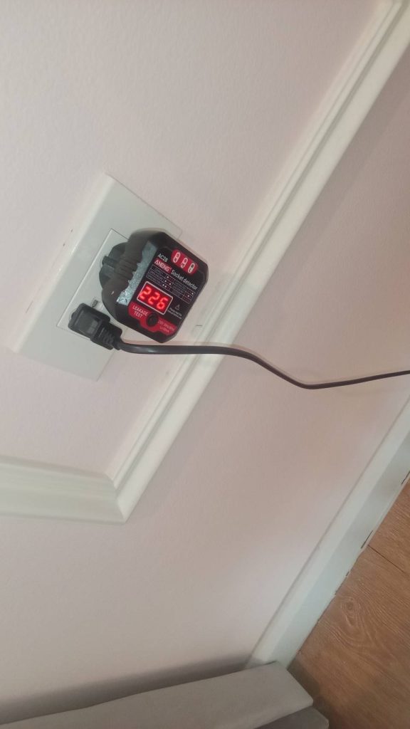 เช็กปลั๊กไฟ