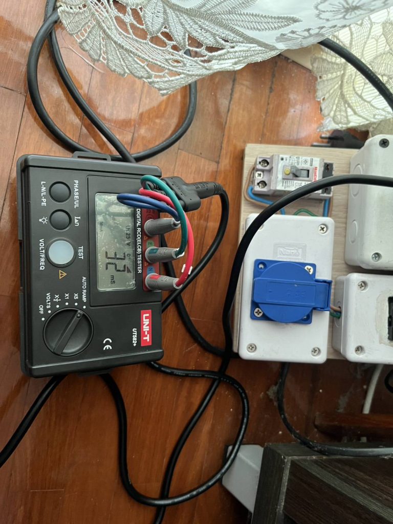 UNI-T UT582+ Digital RCD (ELCB)