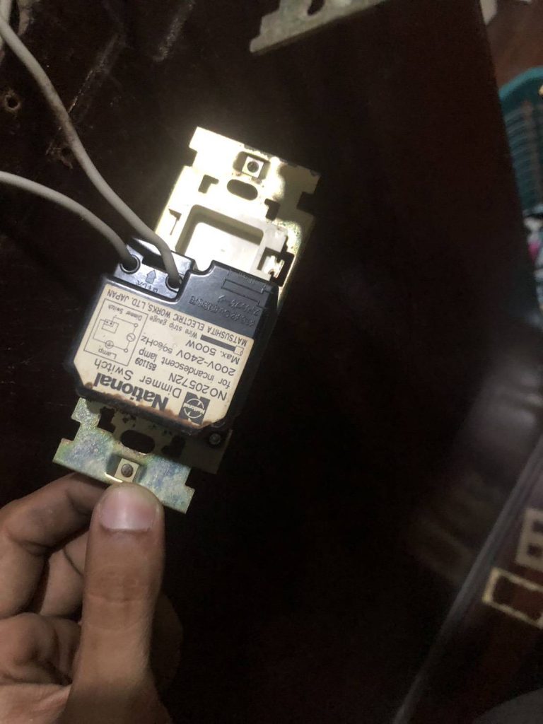 ตรวจเช็ก dimmer switch
