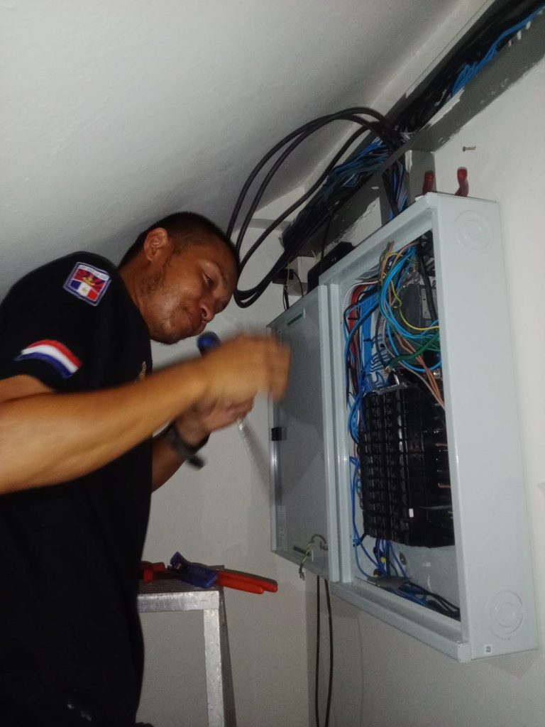 ซ่อมไฟหน้าตู้