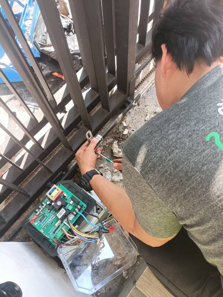 งานติดตั้งมอเตอร์ประตูรีโมท