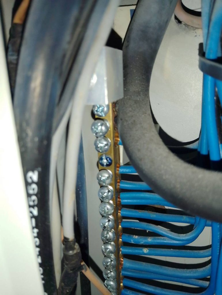 สายไฟตู้โหลดเซ็นเตอร์