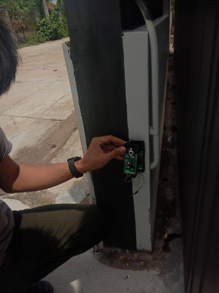 เซ็นเซอร์ประตูรีโมท