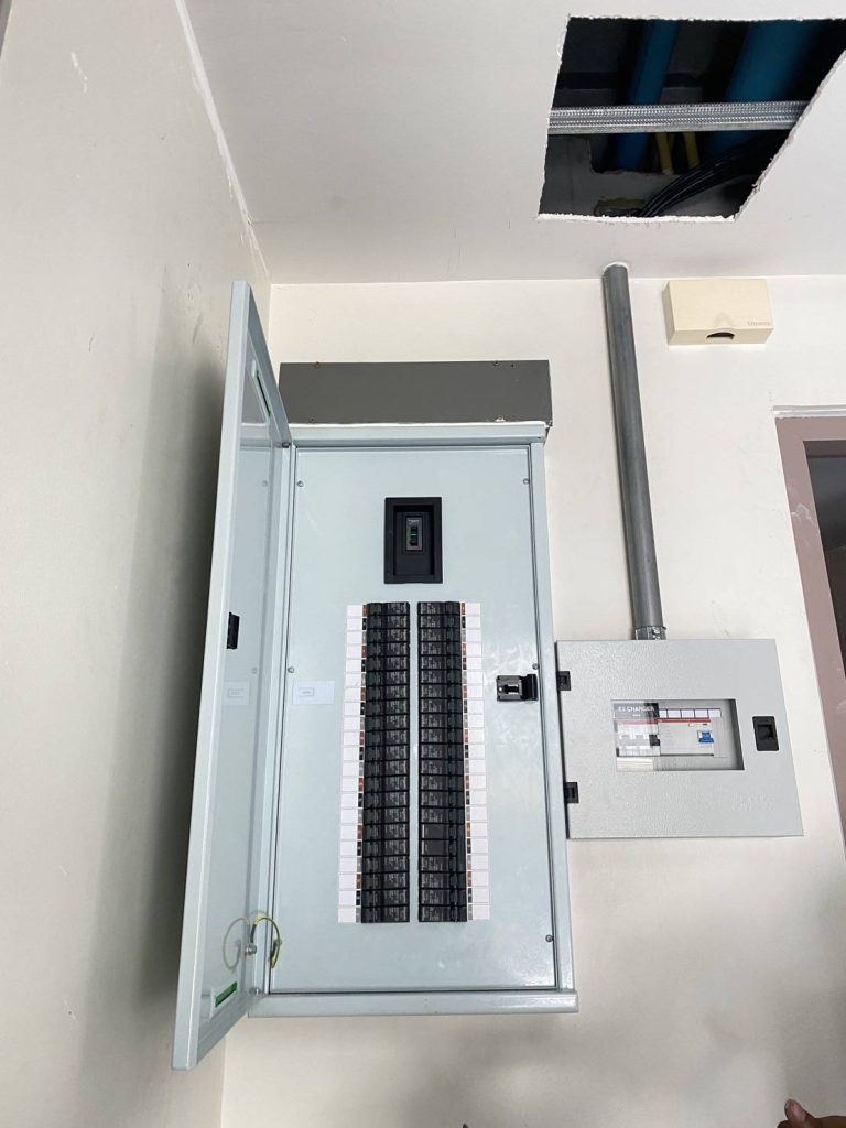 งานติดตั้งตู้โหลดเซ็นเตอร์