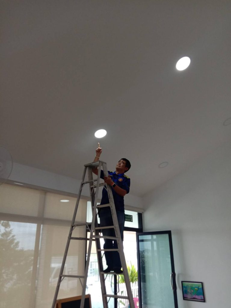 ตรวจเช็กดาวน์ไลท์