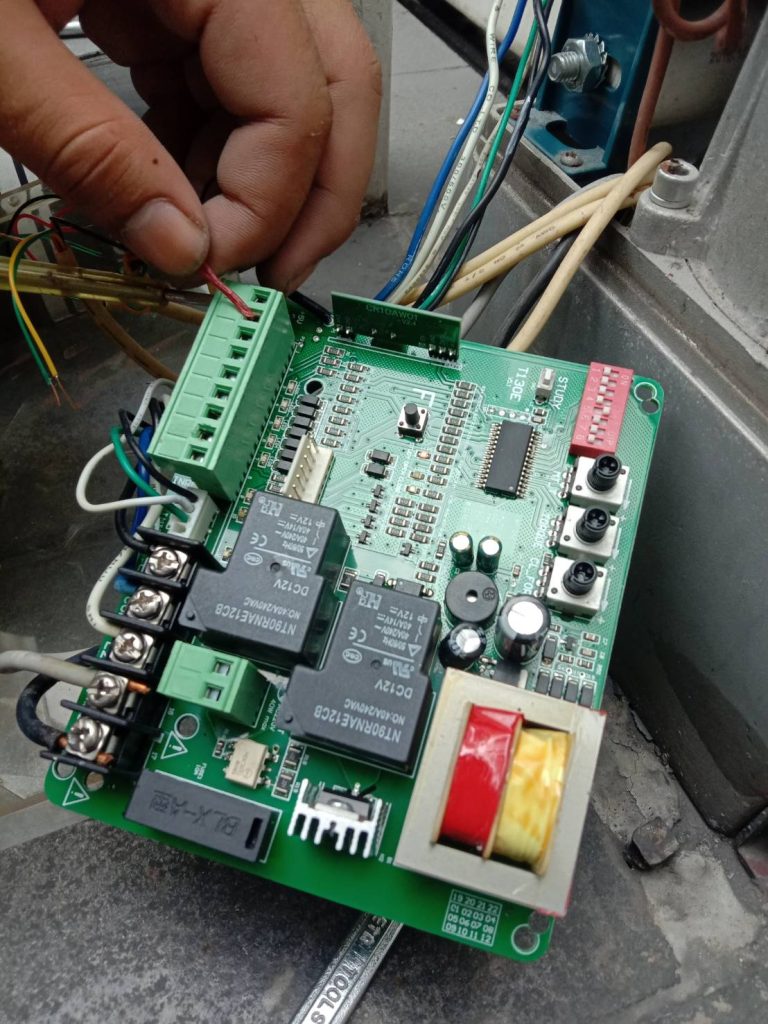 ซ่อมมอเตอร์ประตูรีโมท