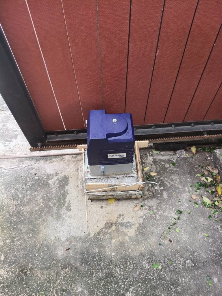 ซ่อมมอเตอร์ประตูรีโมท