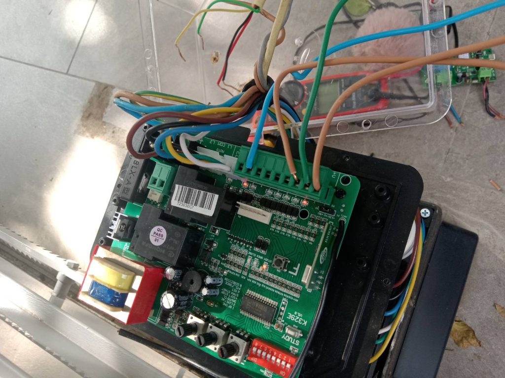 ติดตั้งมอเตอร์ประตูไฟฟ้า