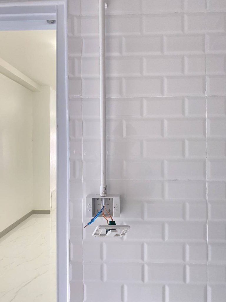 เดินสายจ่ายปลั๊ก